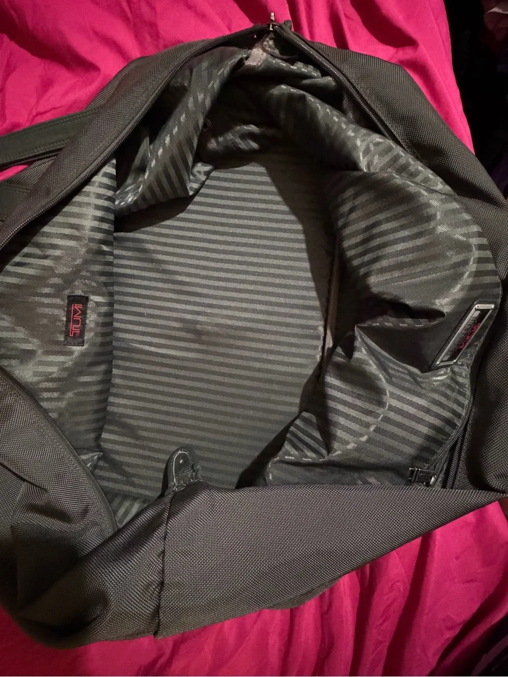 Tumi green Nylon Travel Duffel Weekender Bag with Leather Trim and ID Tag